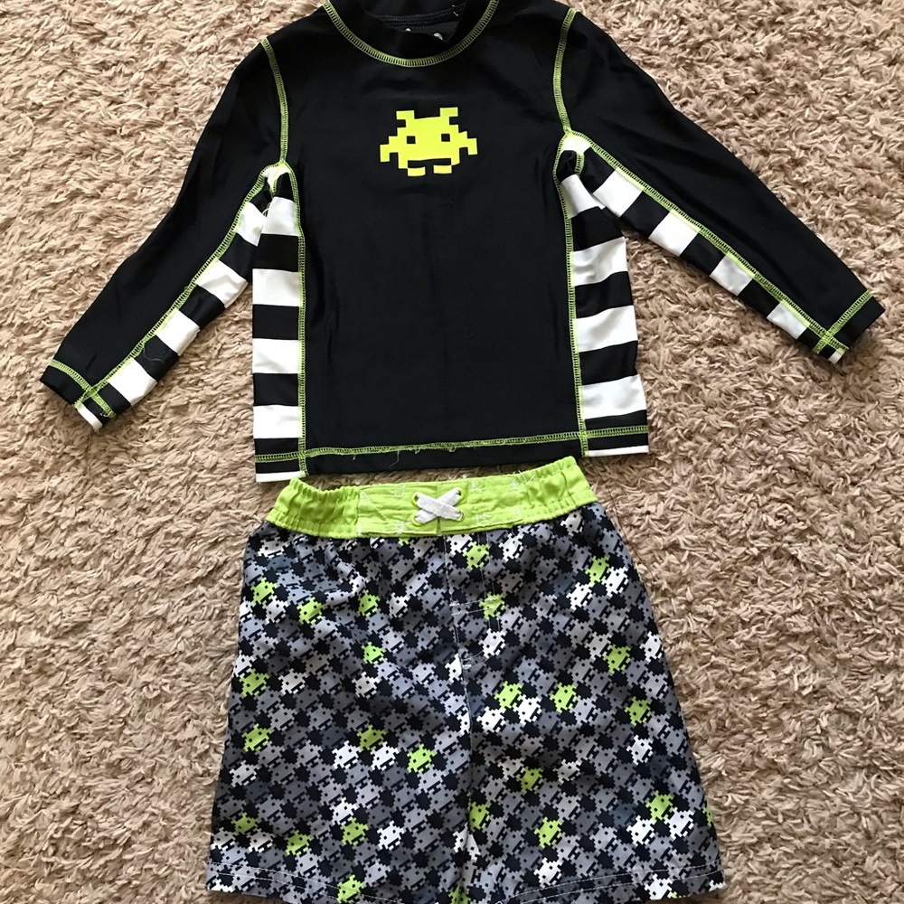 Circo brand boys swim shirt & trunks size 3T